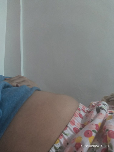 17 weeks and 1 day baby bump