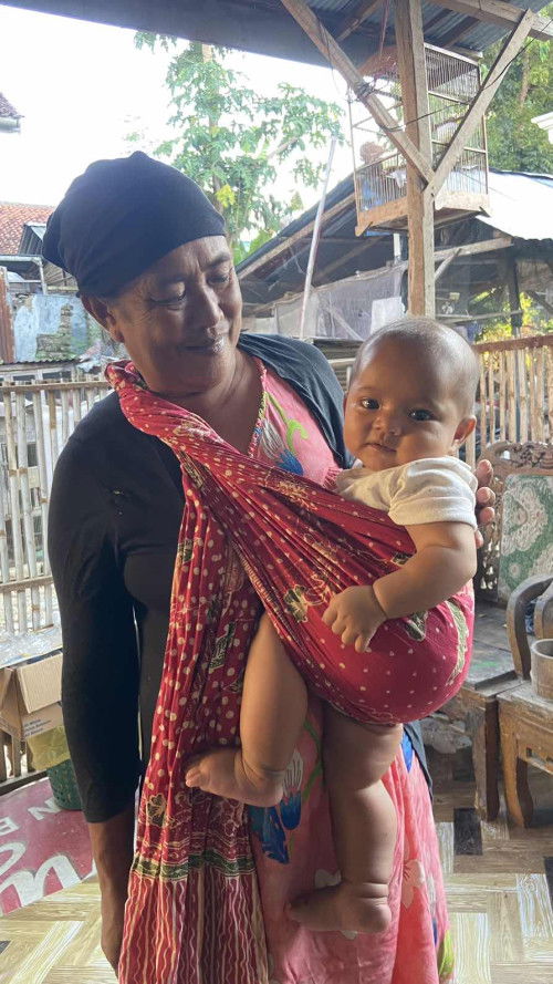 5bulan tumbuh gigi bawah 2