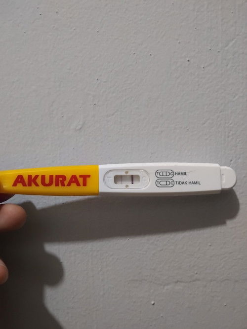 Belum telat mens,tespek positif