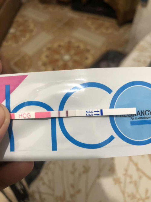 sudah telat 3hari d tespek lagi garisnya makin tebel