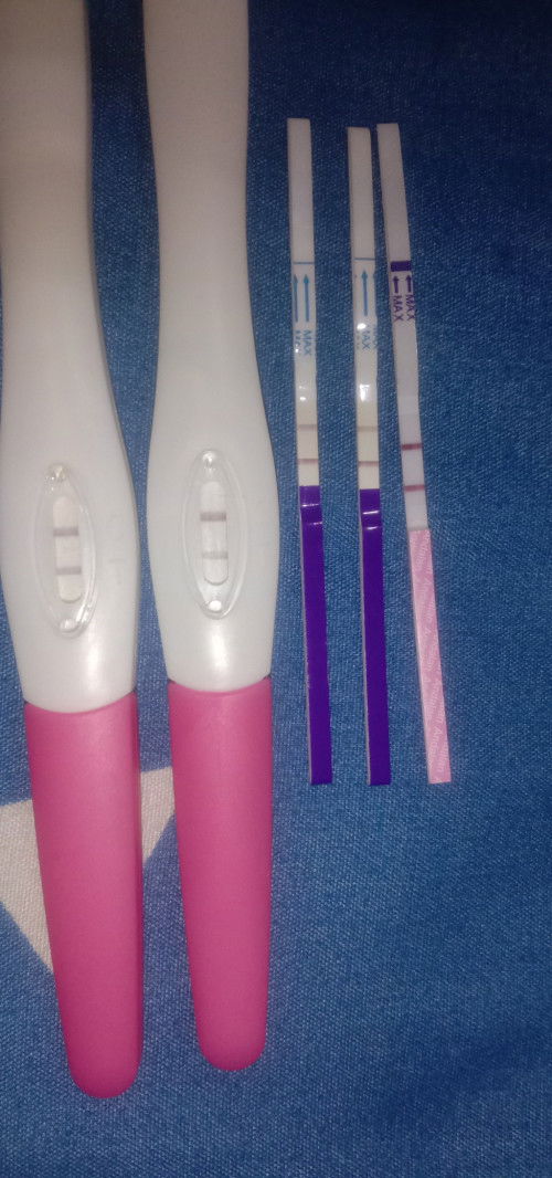 Bun izin bertanya saya Uda 5kali tes dan hasilnya 4 samar,satu terang apakah itu hamil hpht 2 Oktobe