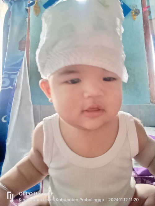 Apakah kecepatan bayi 5 bulan udah pinter merangkak dan SDH bisa duduk mandiri,bisa merangkaknya