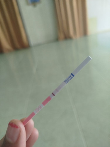 Mau nanya bund,,, testpack pertama saat 5 hari telat haid,,, trus USG rahimnya masih kosong,,,