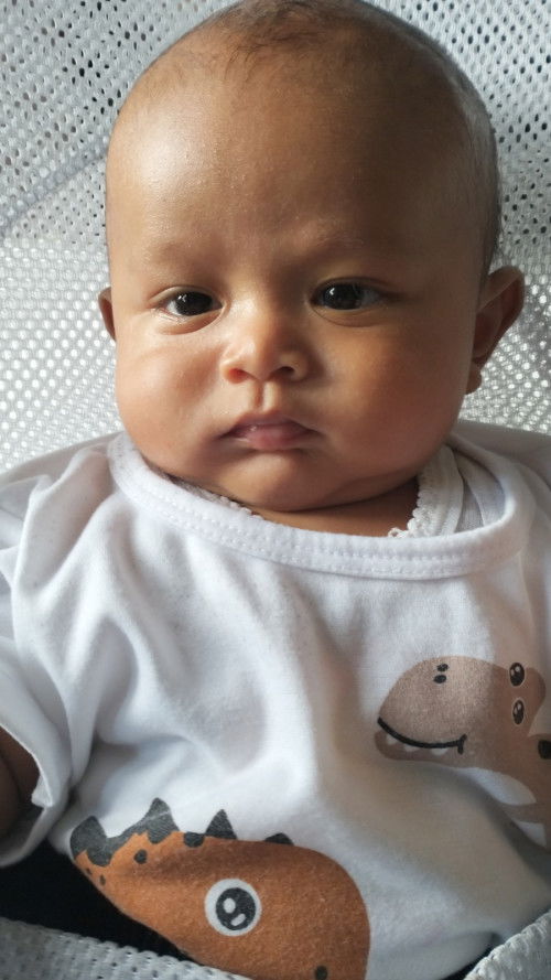 Disini ada g buibu yg bayi ny jdi susah nyusu?biasanya 600 ml sehari, skrg cmn 400ml. foto pemanis☺️