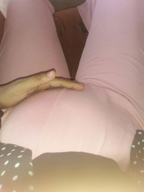 22 weeks and 5days preggy po sobrang liit ng tyan sabi ng health care namin Hindi daw lumaki tyan ko