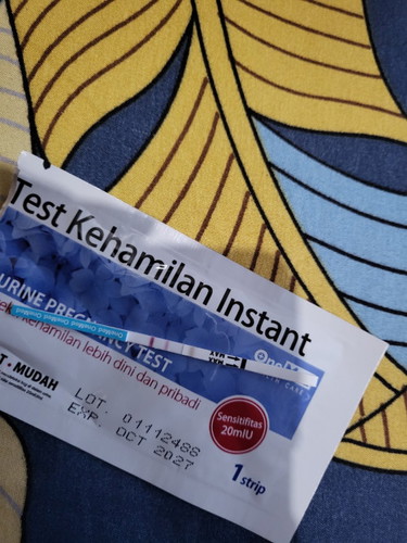Mau tanya ini bener gak sih positif. Soalnya gak ada keputihannya tapi telat haid sudah 7 hari
