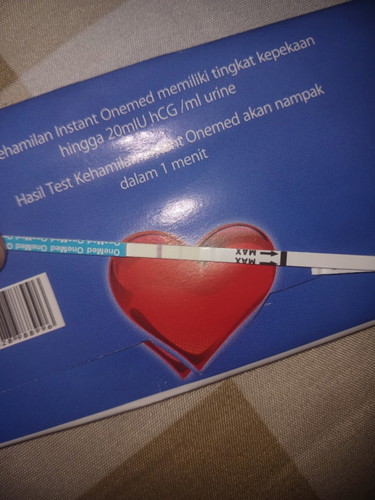 Aku tespek garis 2 samar,cuma aku belom telat haid. Menurut bunda-bunda aku hamil gak ya?