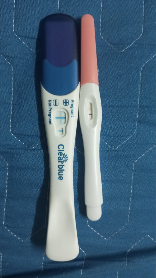 Hi semua..
Kalau macam ni Ada samar² positive🤰🏻 ke?
Yg pink Tu sy try dulu.pas Tu esok try biru 🙂