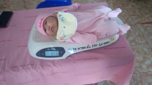 เอาภาพลูกมาฝากเพื่อนคะน้องได้ 3 เดือนครบวันนี้ นน. 6.4 kg เพื่อนๆบ้านไหน น้องหนักเท่าไหร่บ้างคะ