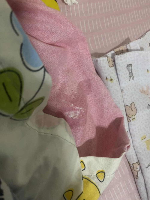 นมที่ลูกแหวะเป็นแบบนี้ปกติไหมคะ