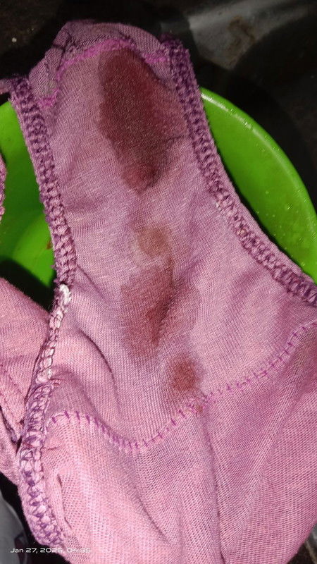 Sign na po ba ng labor pag may lumabas na dugo while may pananakit ng puson? Duedate January 28