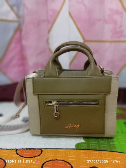 Bun mau preloved tas yang jarang di pakai sayang banget klo d anggurin aja.