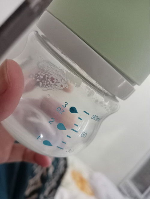 Bubuk tekstur sperti garam tidak larut di susu SGM