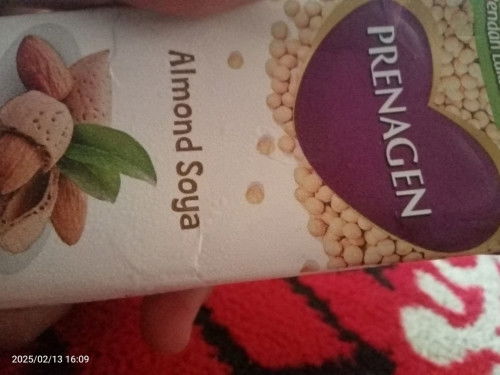 Adakah disini yg minum susu uht ini bunda???
Kayak ada serat serat nya ya bund?
Soalnya baru nyoba