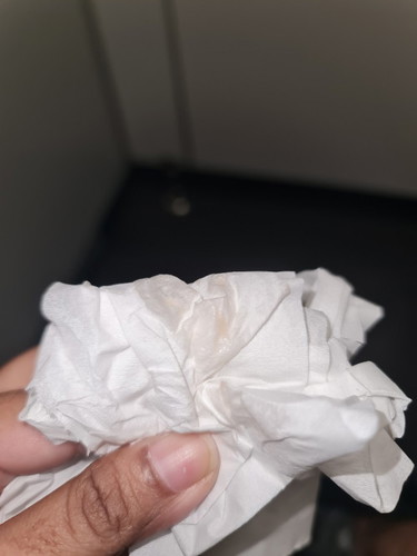 สอบถามมีมูกสีน้ำตาลแบบนี้ค่ะ