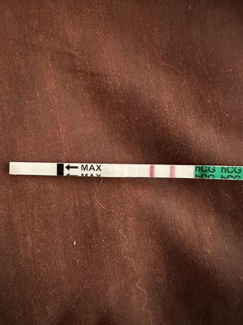 Normal ke line T lebih terang dari C bila dah 5weeks ni…