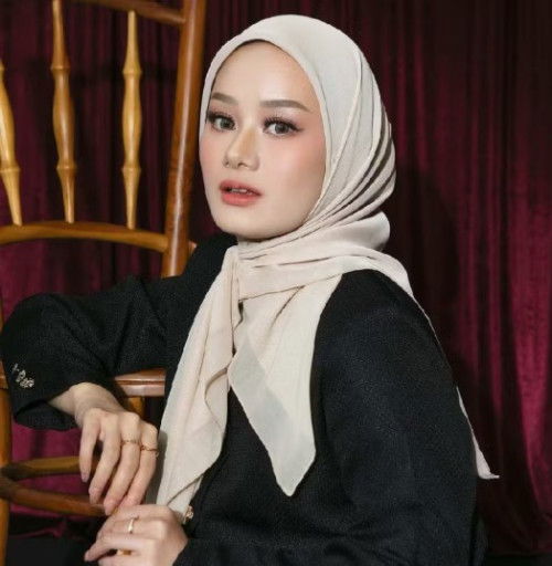 Hijab segiempat plain japan premium