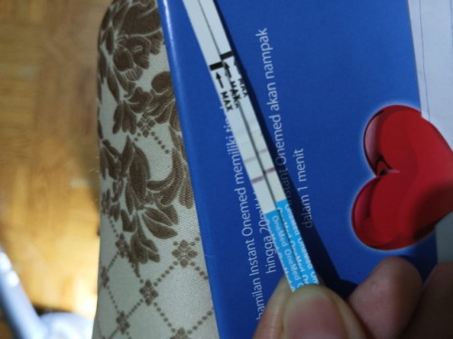 Bund aku kan belum telat haid, iseng testpack karna keram perut hasilnya garis 2samar,ini hamil ga?