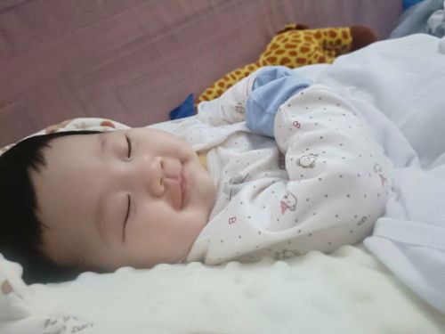 Bé 4 tháng chảy dãi nhiều