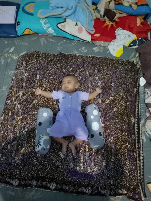 gerakan bayi 3 bulan