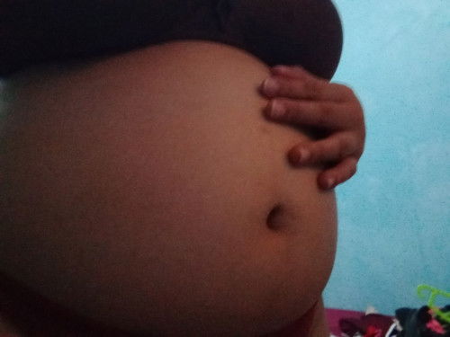Ask ko lang mga kapwa ko mommies saan kayo nakakaramdam ng pitik at galaw ng mga babies nyo?