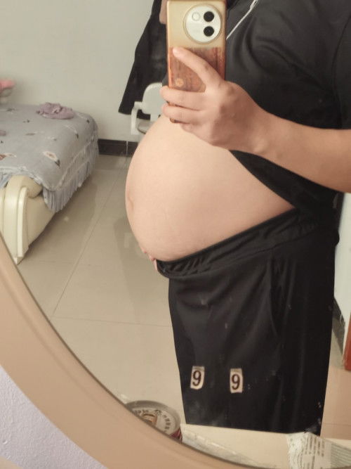 Mấy mon cho e hỏi bụng này trai hay gái ạ tai e ở nước ngoài ngta ko cho biết
