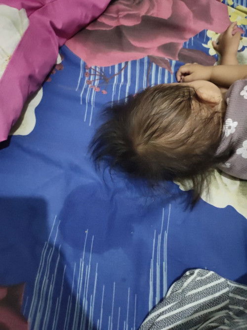 Bund wajar ga si dia keringetan kepalanya aja pdahal udh pake kipas