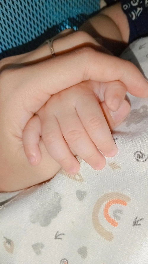 Bingung susu sebelum nya anakku suka tp pupnya keras SDH ganti pup nya sh bagus tapi anakku kurang s