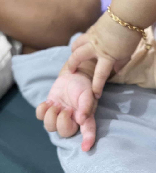 Bayi 3 bulan 21 hari sering minul atau emut jari