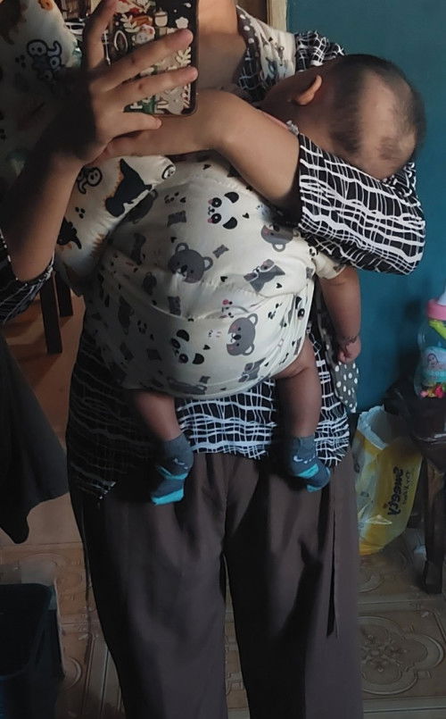 Gendong bayi