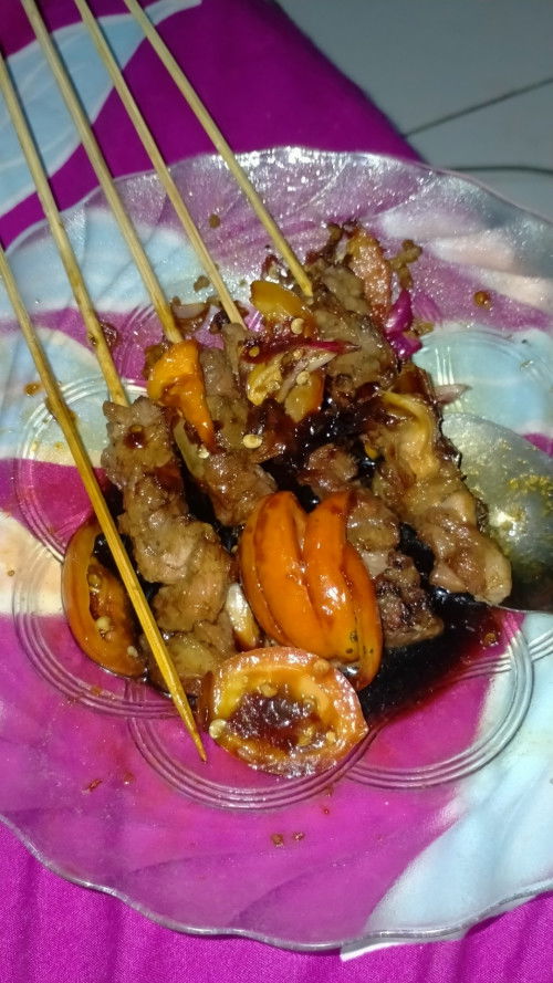 Hamil tua makan sate kambing