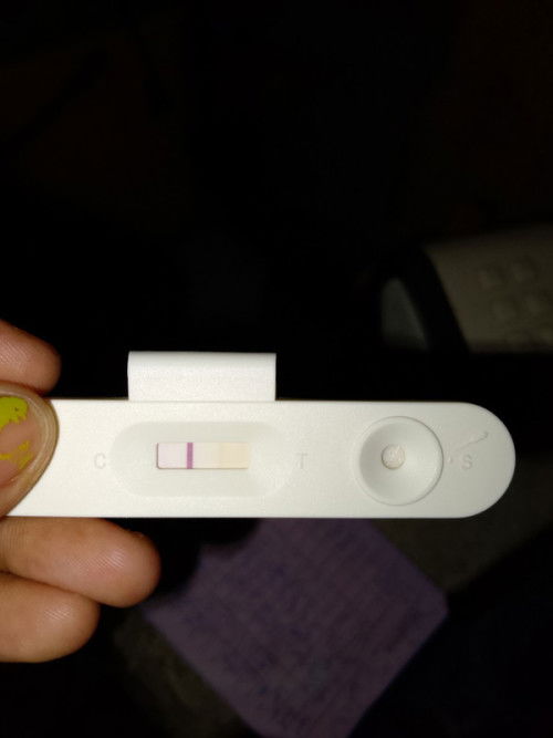 Nag pt po ksi Ako blurd Isa tapos delay Nako ng 33 days kaso bigla po Ako may dugo Nakita sa panty