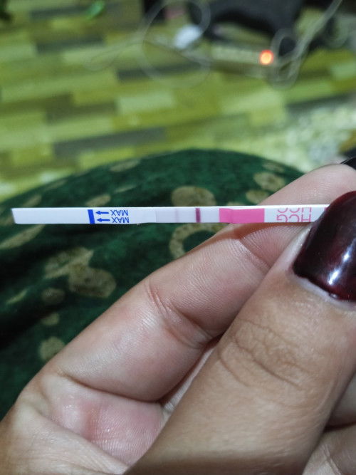 Garis dua
Hay Bun bantu pengalaman nya dong ini garis dua satu samar positif hamil ap cuma penguapan