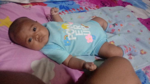 Bayi 2 bulan setengah semangat banget belajar tengkurap