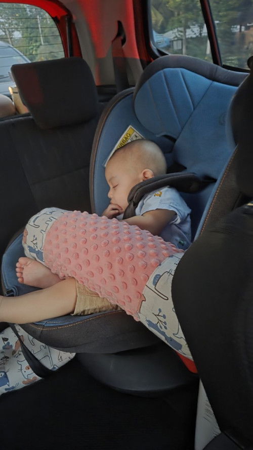 ANAK HISAP JARI TANGAN, 8 BULAN