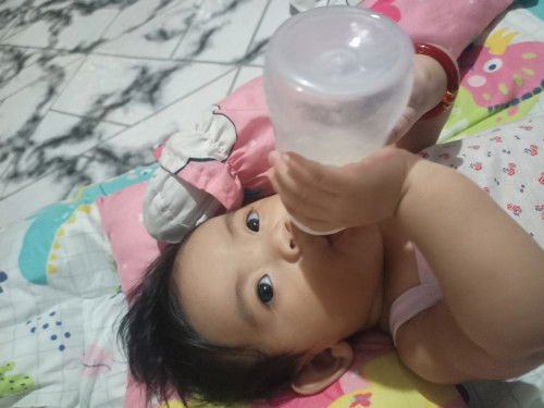 pwede naba kumain ung bby ko na 4months kaya na nya umupo magisa tapos tumayo wth support