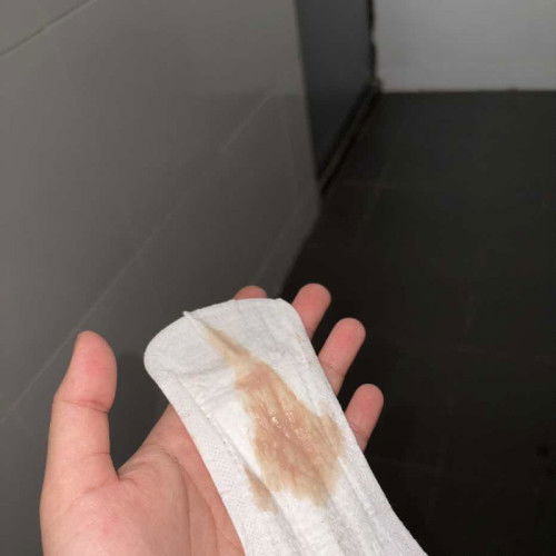 Sorry a bit disgusting. Nak tanya ini apa? Darah spotting or keputihan? Baru harini ada.