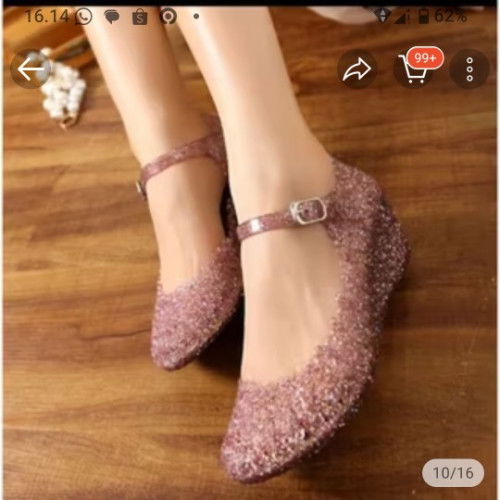 ada yang pernah coba sepatu yang begini? minta review jujur dong. nyaman dipake/gak?