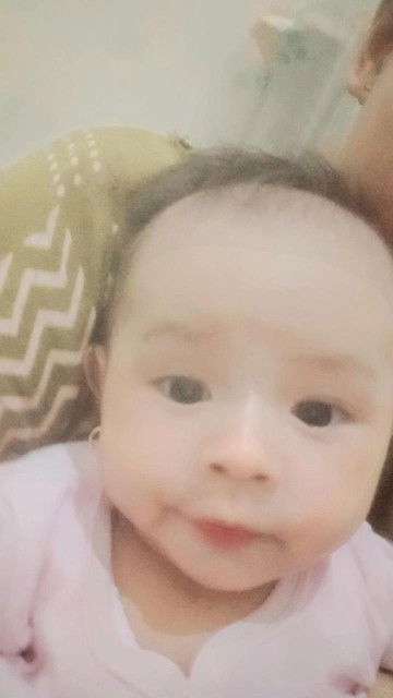 Ini anak ku umur 5 bulan. Waktu lahir bb nya 3.3 tpi skrg bbnya cmn 5.5. menurut bb lahir harusnya
