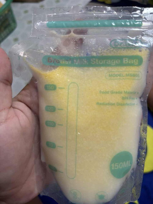 น้ำนมเป็นแบบนี้น้องทานได้ไหมคะ