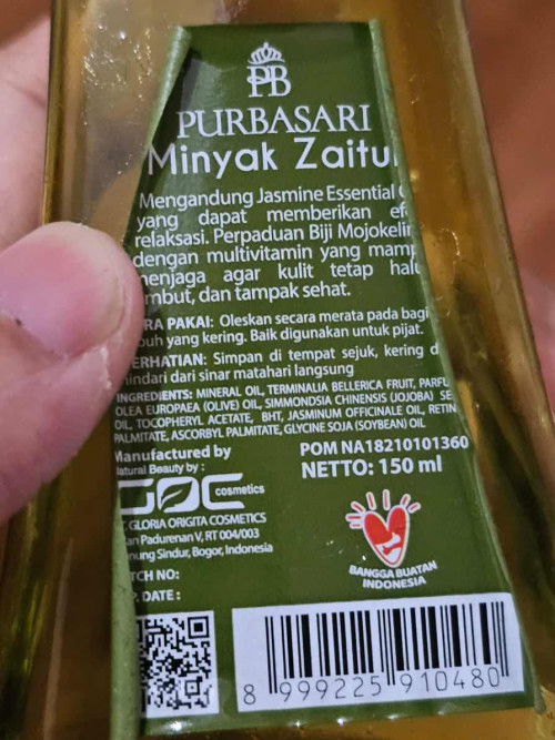 Pakai purbasari olive oil (ada kandungan retinyl palmitate)