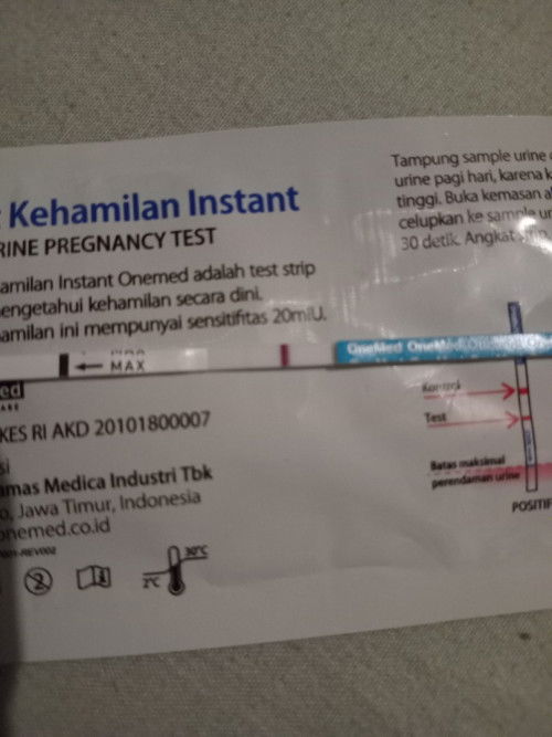 Mau tanya ini positif apa nggak ya, udah telat 1minggu pas dicek garis 2 smar hmpr gk kelihatan?