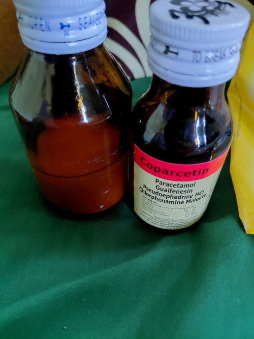 Bayi 2 bulan kurang 5 hari nafas grok grok juga batuk pilek tp gak keluar ingus apa blh kasih sirup?