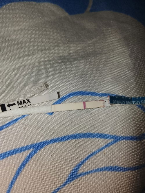 Izin bertanya semuanya aku masih galau nih ini tu garis dua atau garis satu ya Bun,,soalnya udh tlt