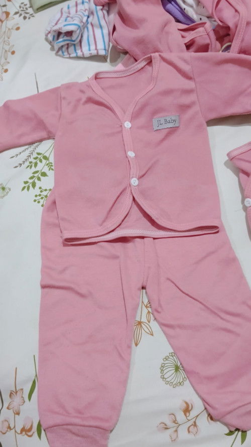 DONASI BAJU BAYI PEREMPUAN