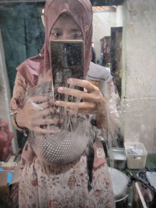 Posisi gendong M shape