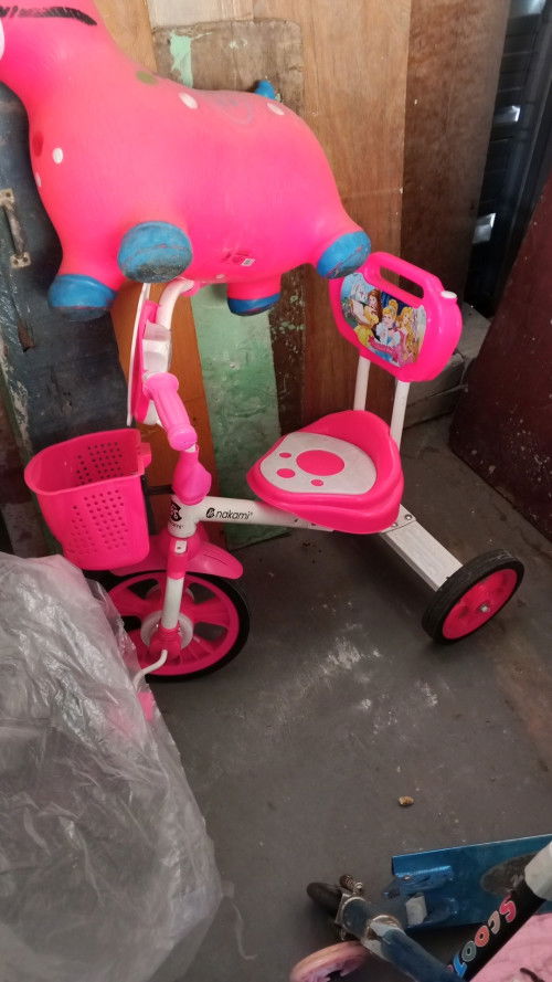 Prelove barang bayi dan baju bayi serta anak