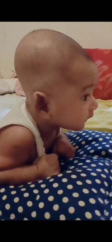 Kepala bayi 3 bulan