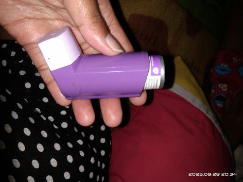 INHALER ASKING MOM