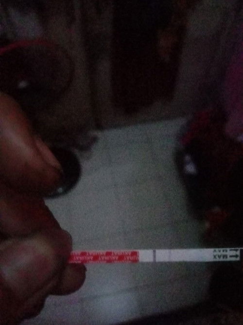 Bund apakah saya hamil , garis 2 ,1 nya sangat samar? Mohon pencerahaan nya bund